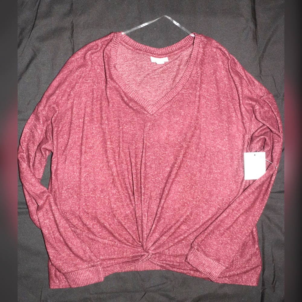 Women’s long sleeve knotted shirt